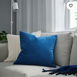 Set of 2 blue velvet cushion covers